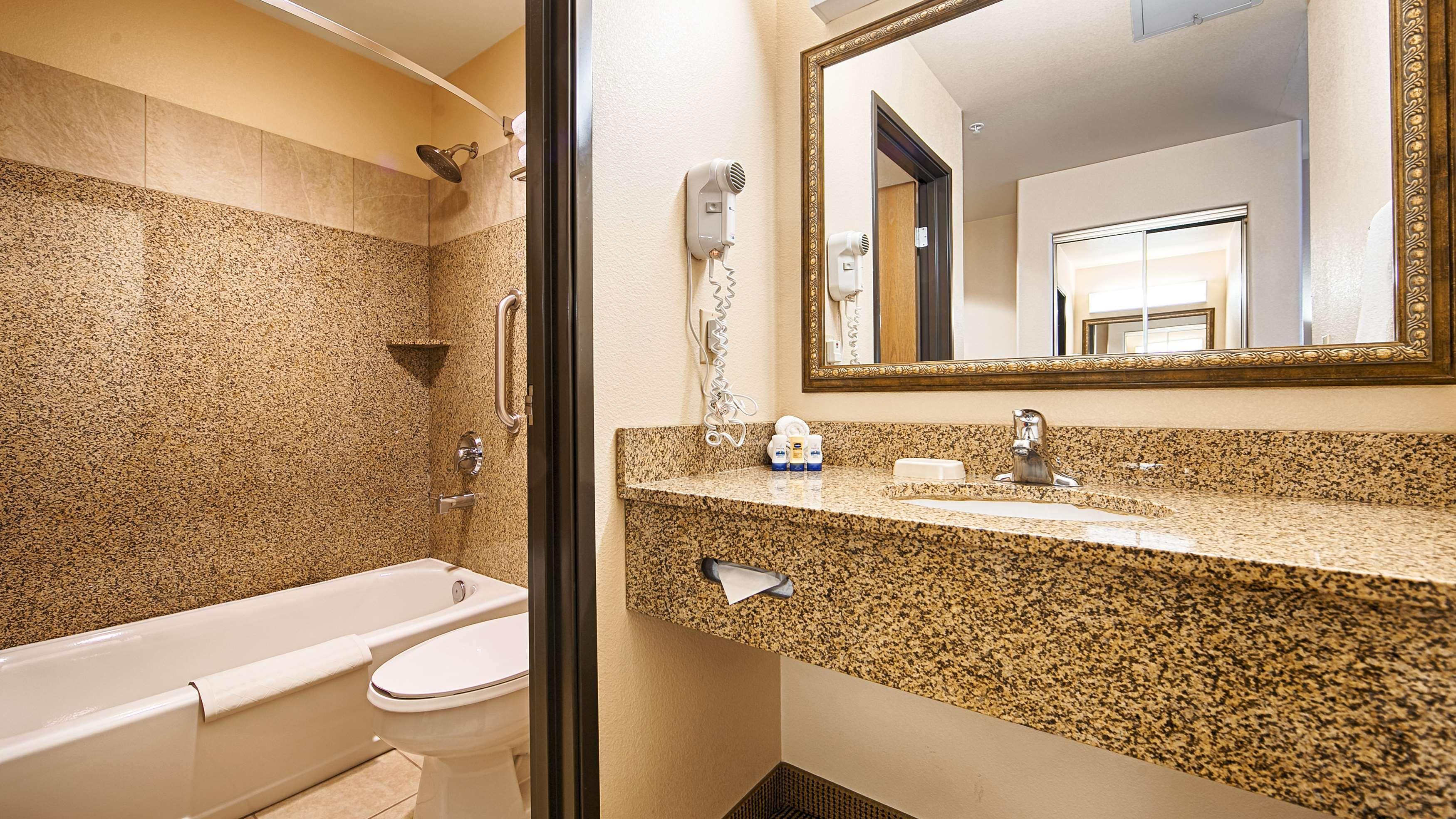 Best Western Territorial Inn And Suites Bloomfield Buitenkant foto